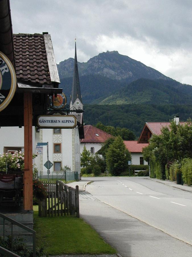 Gaestehaus Alpin - Inkl. Chiemgau-Karte Bergen  Rum bild