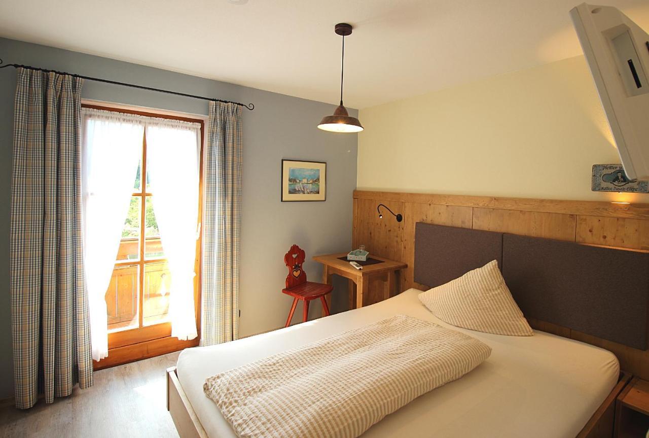 Gaestehaus Alpin - Inkl. Chiemgau-Karte Bergen  Exteriör bild